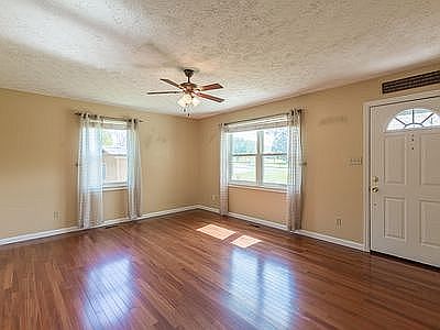 5th image of 6505 Trinity Dr