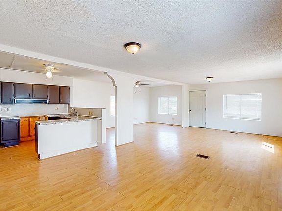 5th image of 1645 E D St