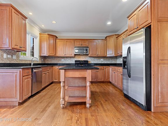 5th image of 548 N Van Auken St