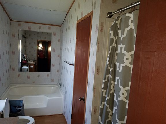 4th image of 7151 Woodlake Pkwy