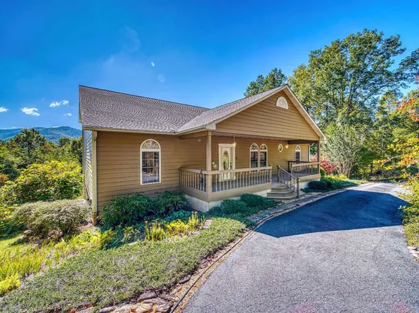 2984 Bear Ln, Hiawassee, GA 30546