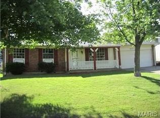 1118 Medford Dr, Saint Charles, MO 63303