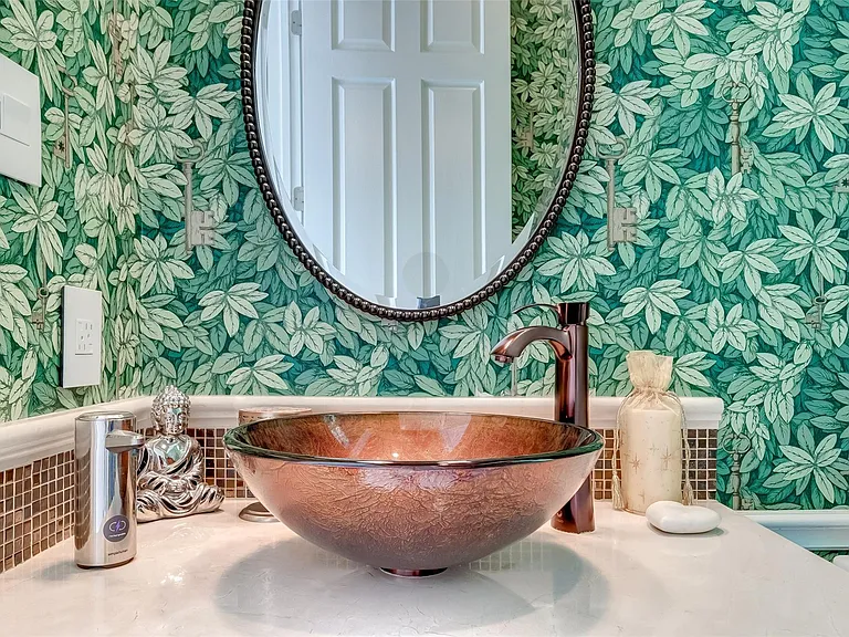 12445 Memorial Dr — Photo 33