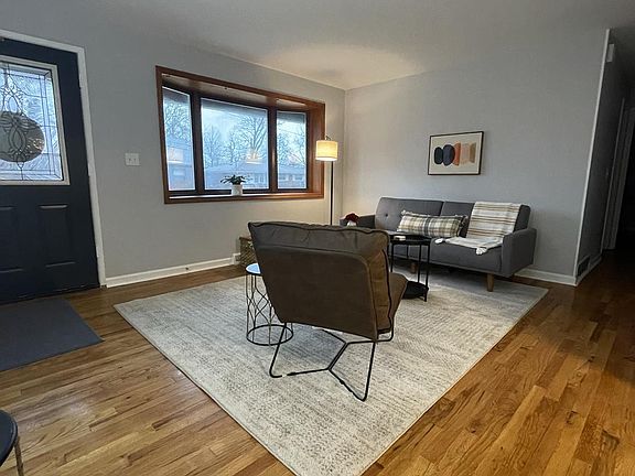 3rd image of 9371 Jericho Dr