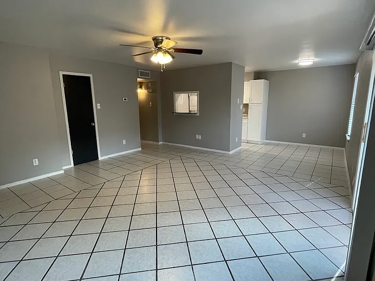 Park Place Apartments — Photo 12