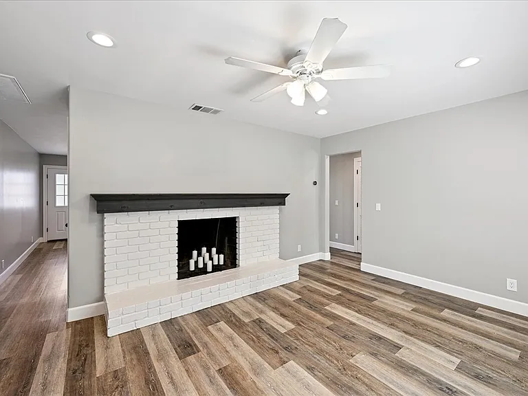205 Grove St — Photo 28
