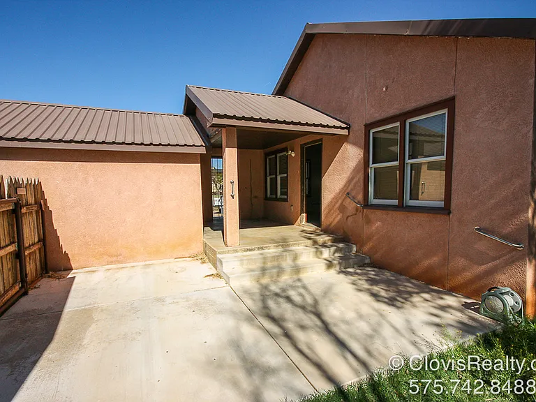 9 Pineway Blvd — Photo 3