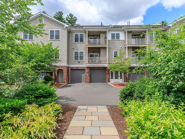 Mill Commons Apartments — Photo 15