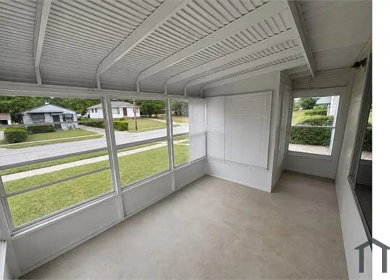 3 bed, 1026 sqft, $1,650 — Photo 2