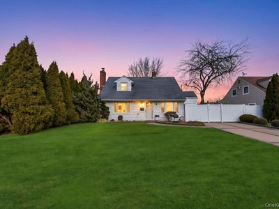 23 Haven Lane, Levittown, NY, 11756