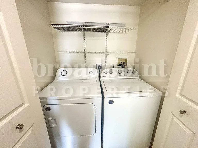 2536 White Oak Pl #2 — Photo 17