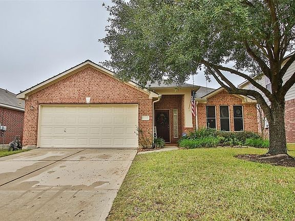 3rd image of 11910 Canyon Falls Dr