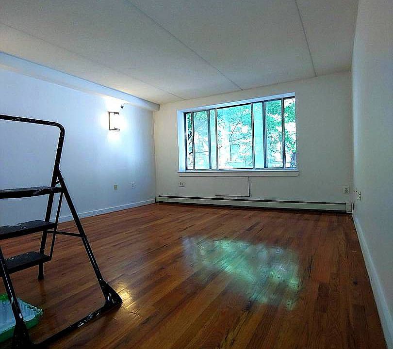 1st image of 130 W 112th St #4G