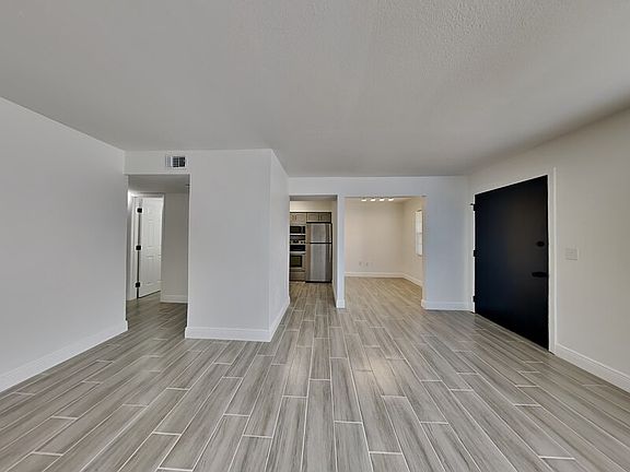 4th image of 711 Wyman Ct #711