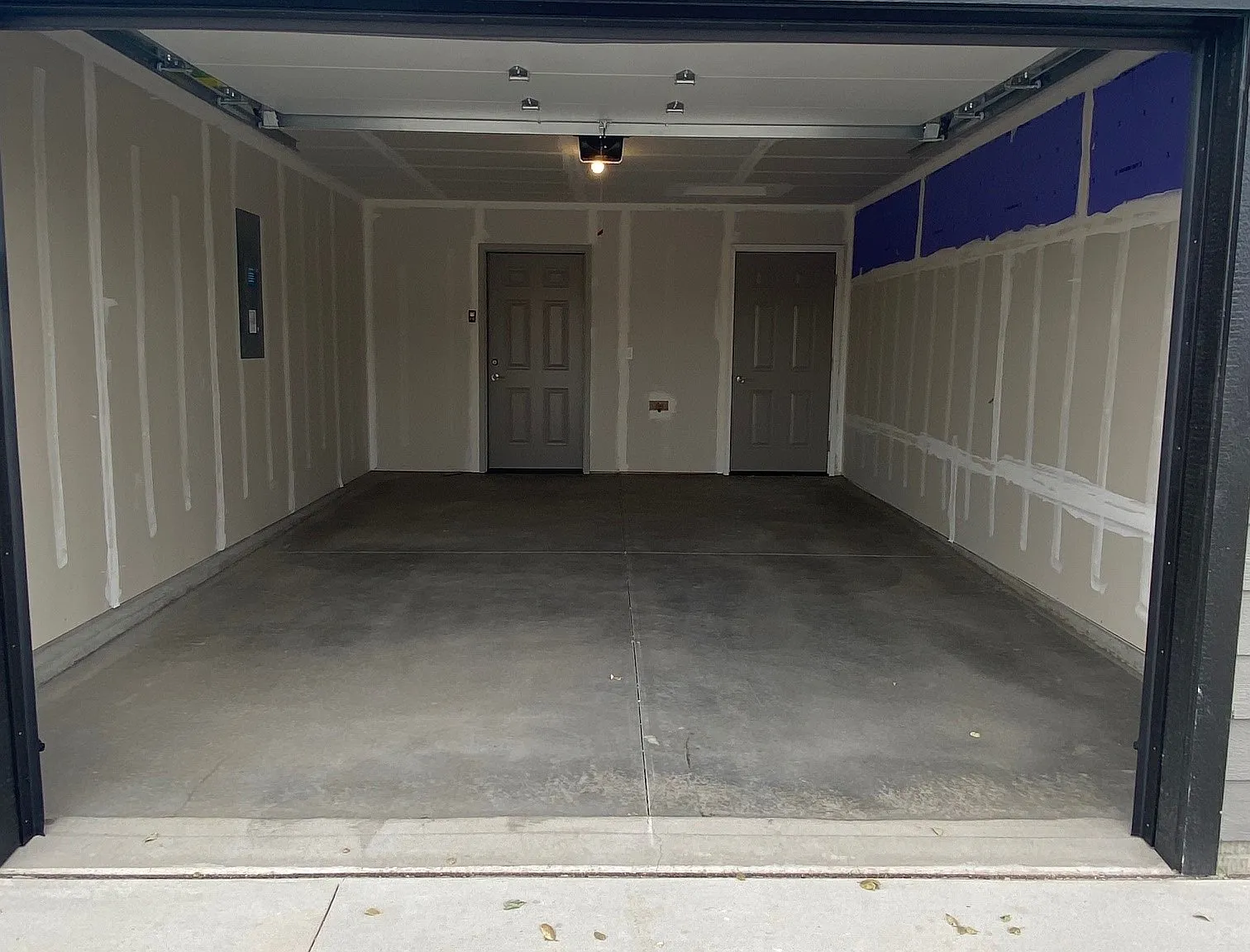 New Townhome — Photo 3