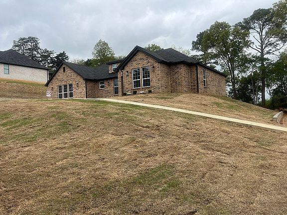 2nd image of 12133 Oak Grove Dr