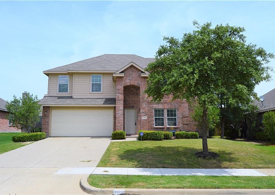 1st image of 904 Oakcrest Dr