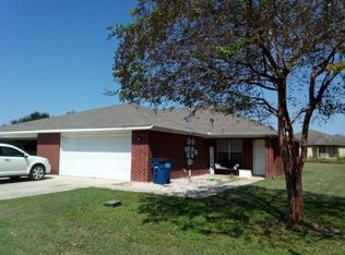 160 Highview Ln, Seguin, TX 78155