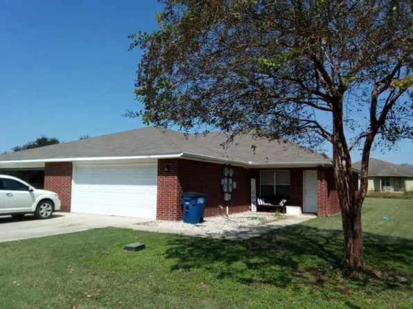 160 Highview Ln, Seguin, TX 78155