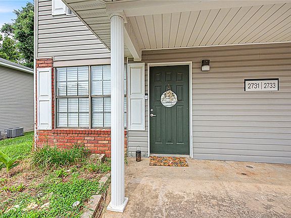 2nd image of 2731-2733 N Valencia Ave #2735