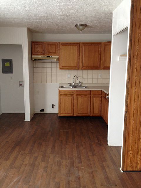 2nd image of 5343 Ruskin Pl W