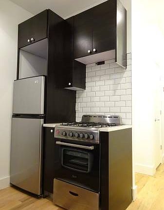 4th image of 1316 Sterling Pl #2R
