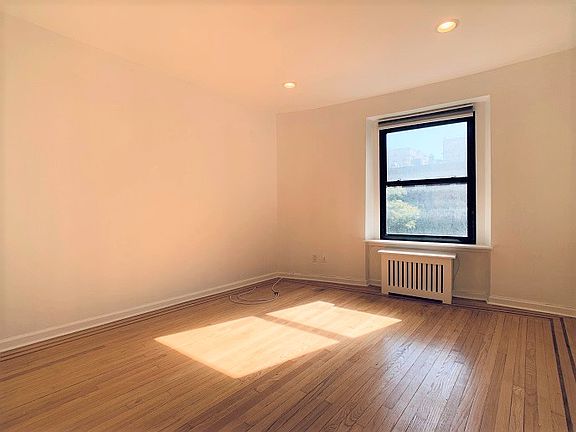 2nd image of 625 W End Ave APT 3A