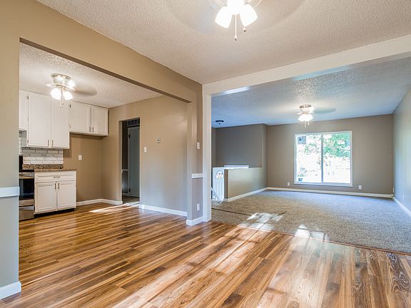 Kitchen/ Dining Area
