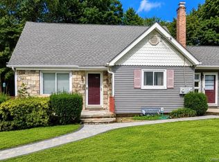 30 Lakeview Ter, Mahopac, NY 10541