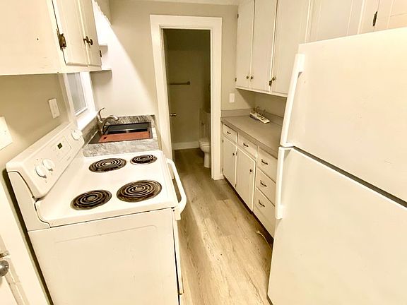 5th image of 95 W Elm St Unit 7