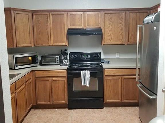 2nd image of 2818 Bristo Park St