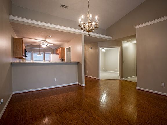 3rd image of 23 Mansfield Cir