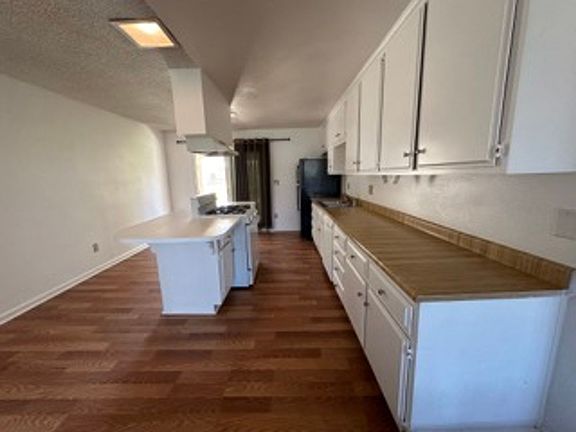 5th image of 950 E Main St APT 1