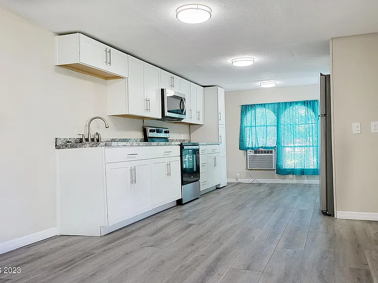 6877 Blue Bonnet Dr — Photo 5