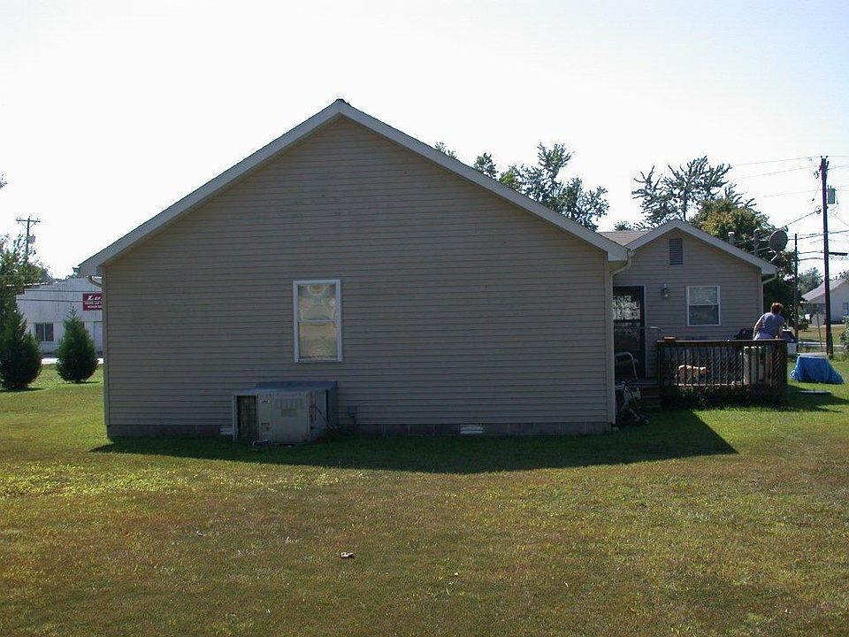 2nd image of 200 W 2nd St