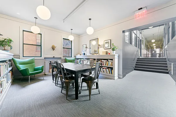 Rented by MNS | media 11