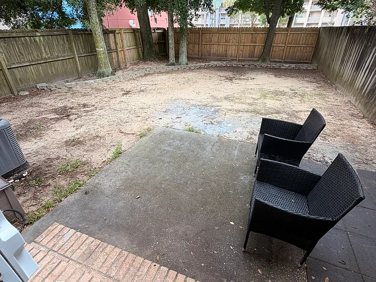914 Tokalon Ct — Photo 17