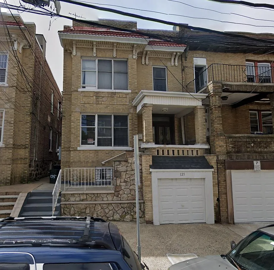 3 bed, 1.0 bath, 1278 sqft, $2,600 — Photo 1
