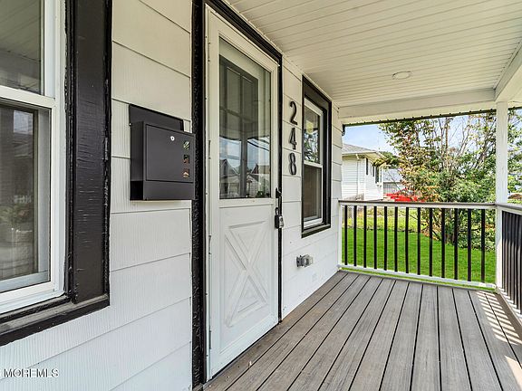 2nd image of 248 Thompson Avenue