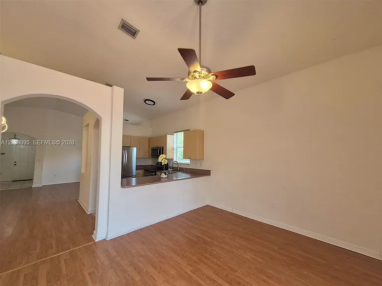 5033 SW 134th Ave — Photo 6