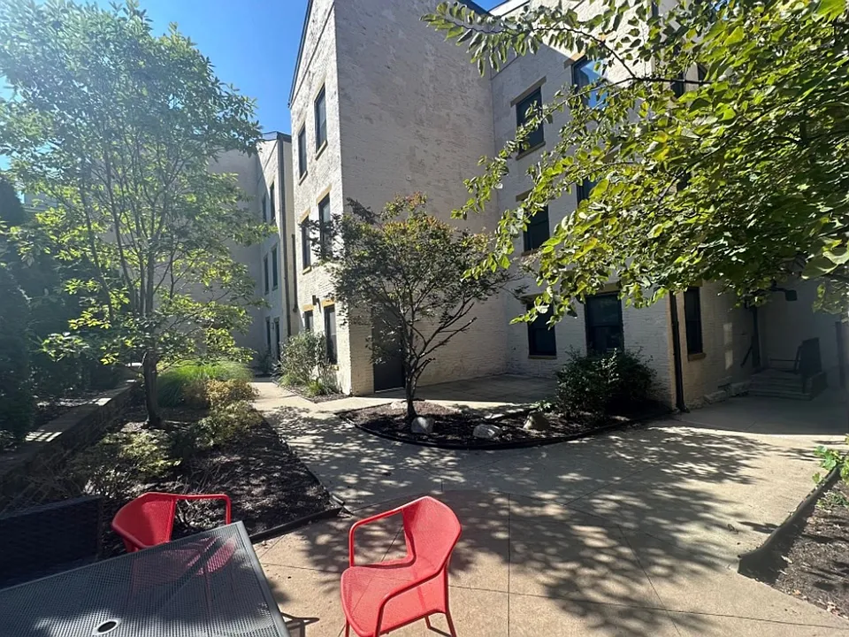 1120-1122 Broadway