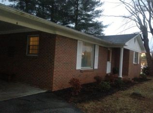 6 N Spring St, Sparta, TN 38583