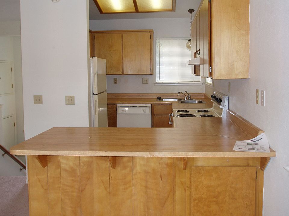 2nd image of 1500 Jeffrey Ln