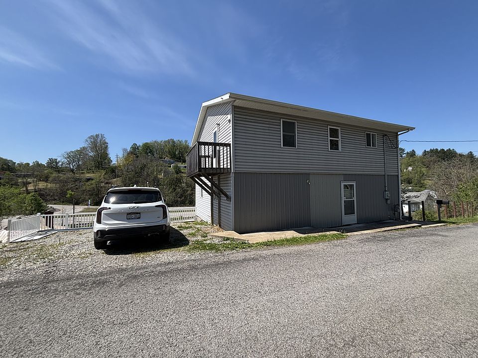 1st image of 941 Vista Ln