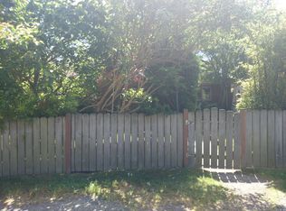 2807 NW 96th St, Seattle, WA 98117