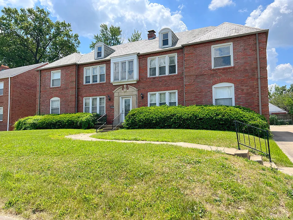 8030 Delmar Blvd #1W