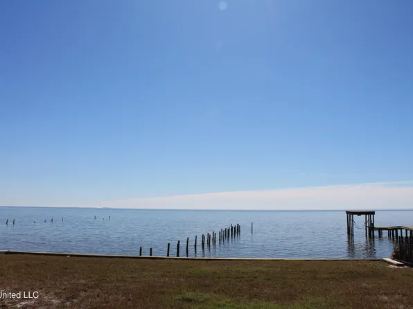 5009 E Belle Fontaine Rd, Ocean Springs, MS 39564