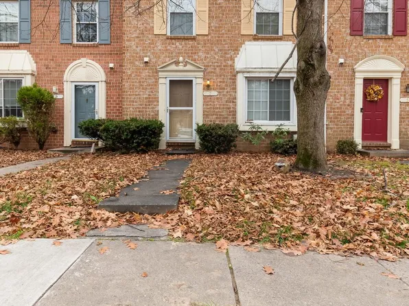 7 Hamlet Dr, Owings Mills, MD 21117