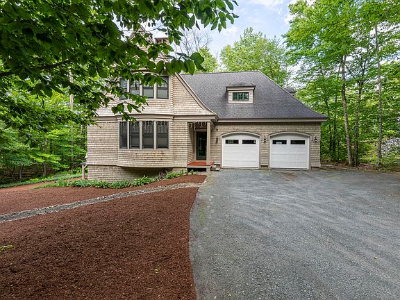 3rd image of 12 Fernwood Lane