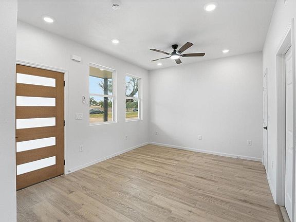5th image of 140 Lobo Ln